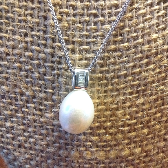 14k Solid White Gold Necklace With 14k Gold Pendant & 9mm Genuine Pearl Quartz - Picture 8 of 13